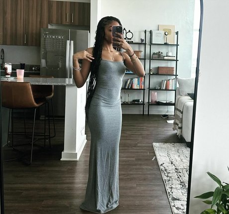 Naakte gelekte OnlyFans-foto van Lexi Vee