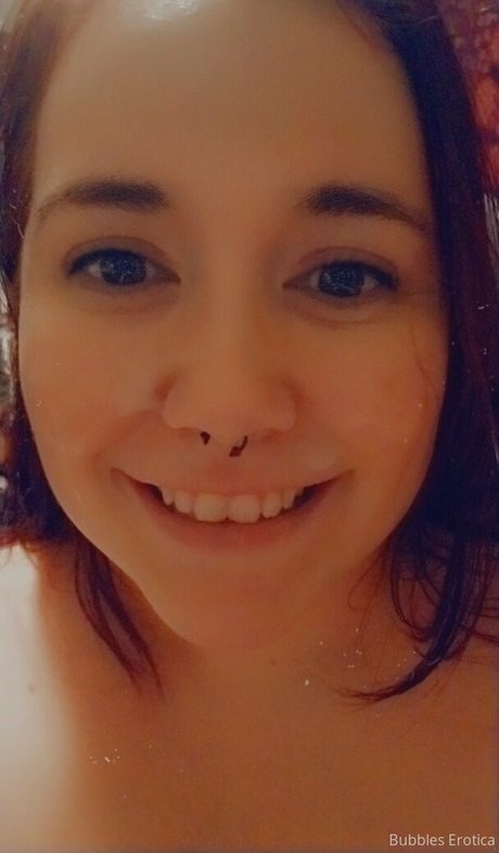 Naakte gelekte OnlyFans-foto van Bubbleser0tica