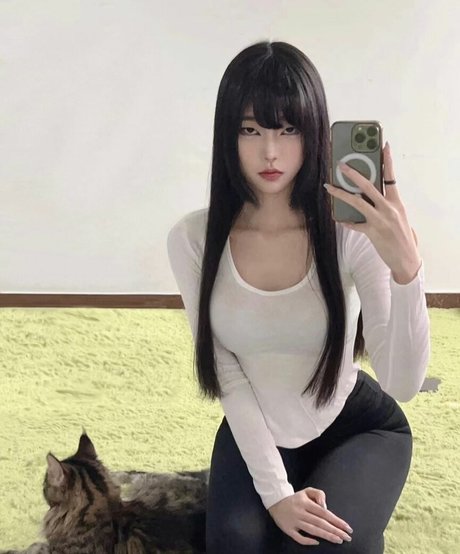 Naakte gelekte OnlyFans-foto van Daturakisses