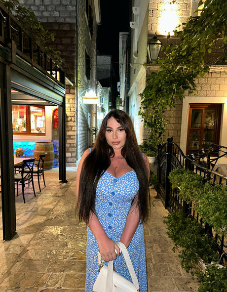 Naakte gelekte OnlyFans-foto van Miavixenfree
