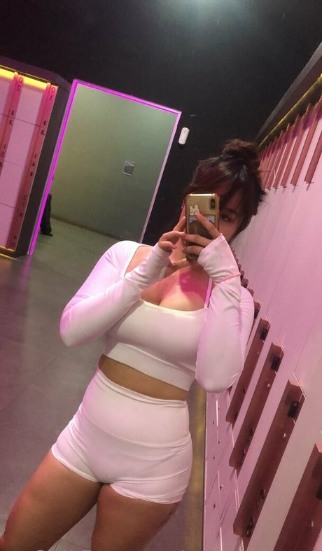 Naakte gelekte OnlyFans-foto van Asianeyesv