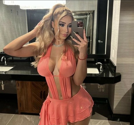 Naakte gelekte OnlyFans-foto van Anka Vulin