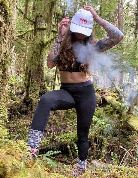 Naakte gelekte OnlyFans-foto van Titstattsntravel