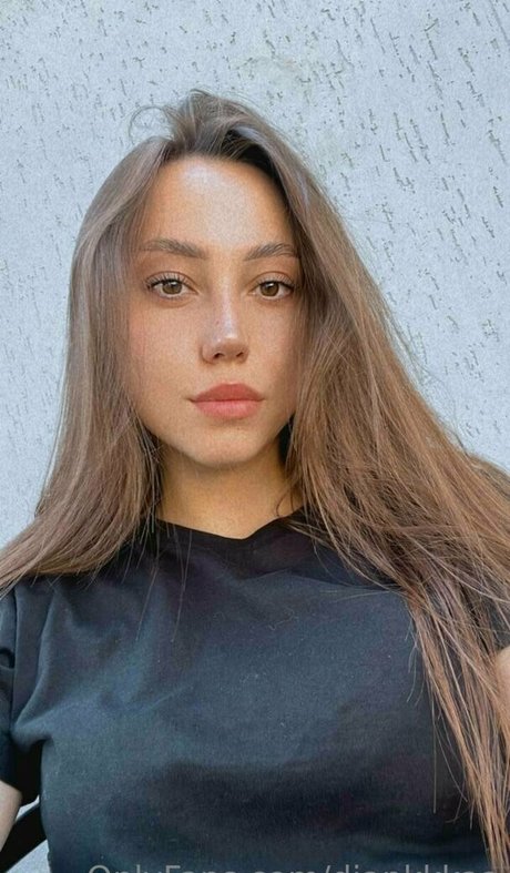 Naakte gelekte OnlyFans-foto van Diankkkaa