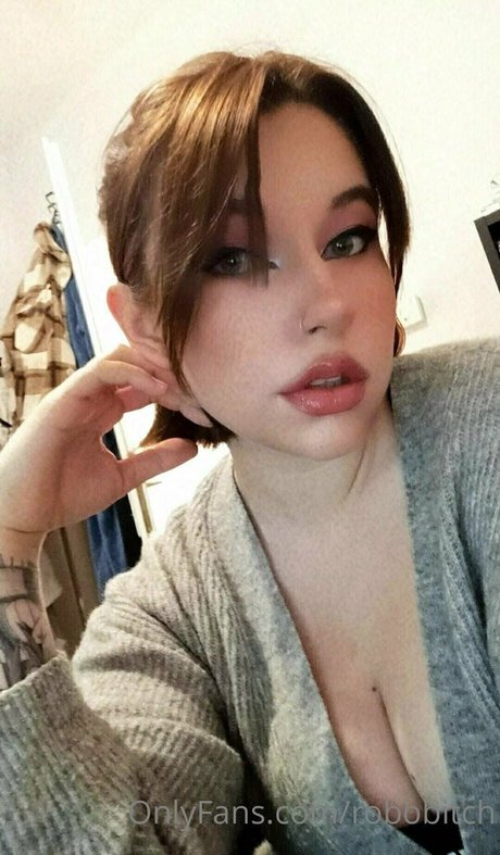 Naakte gelekte OnlyFans-foto van Hiitsivyyy