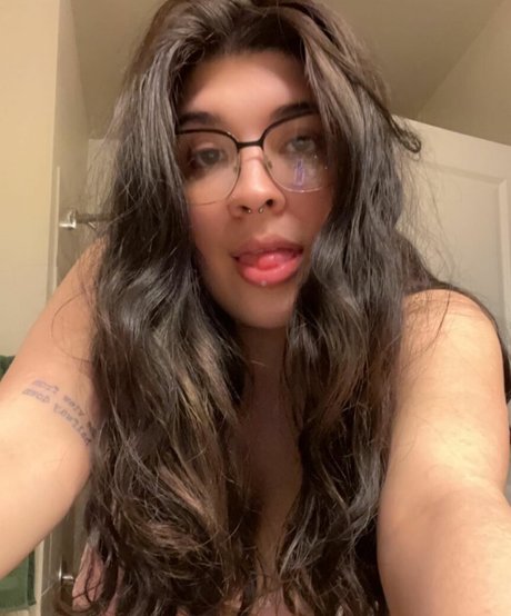 Naakte gelekte OnlyFans-foto van Iiijiggles