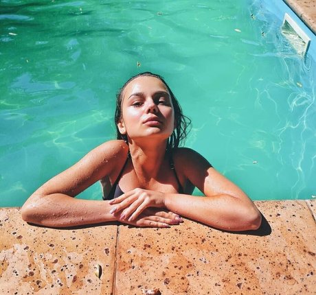 Naakte gelekte OnlyFans-foto van Valeriestar