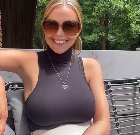 Naakte gelekte OnlyFans-foto van Rachel Dixon