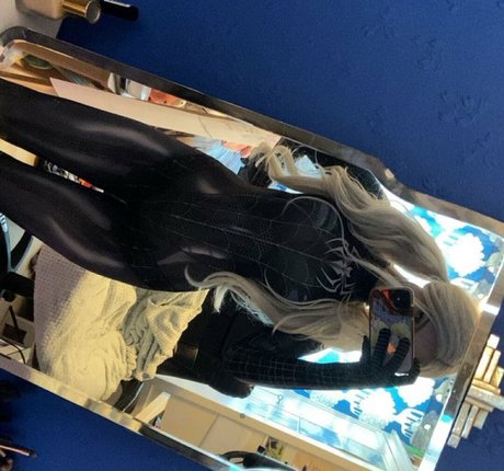 Naakte gelekte OnlyFans-foto van Allykitti