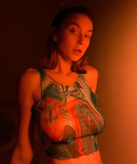 Naakte gelekte OnlyFans-foto van Yourina