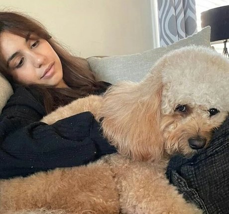 Naakte gelekte OnlyFans-foto van Alessia Cara