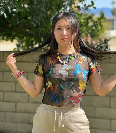 Naakte gelekte OnlyFans-foto van Jisuartist