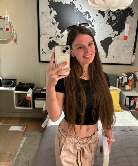 Naakte gelekte OnlyFans-foto van Thenaughtykim