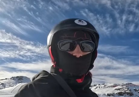 Naakte gelekte OnlyFans-foto van Twowheelsandaponytail