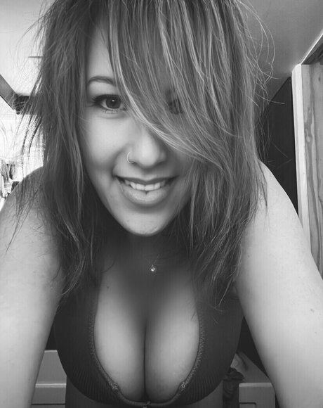 Naakte gelekte OnlyFans-foto van Phoenixmoon