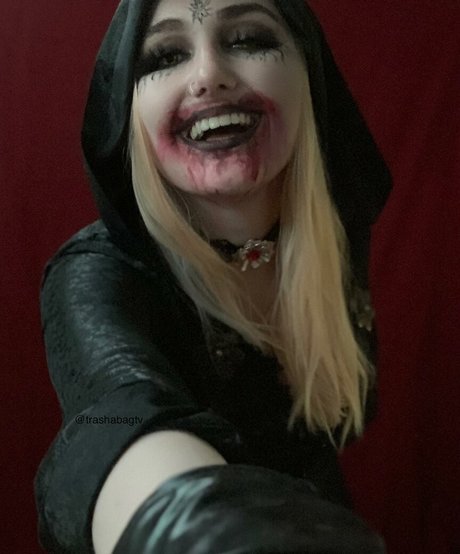 Naakte gelekte OnlyFans-foto van Trashabag