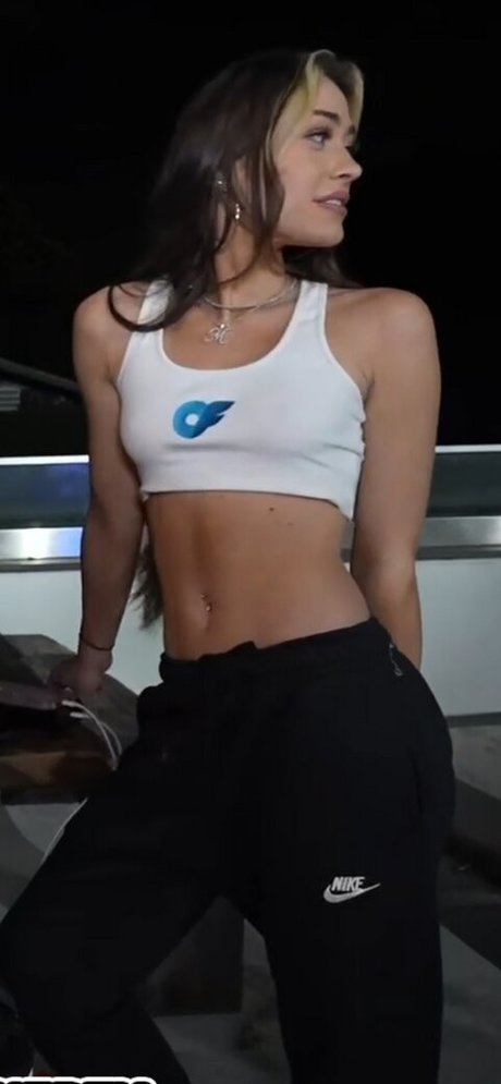 Naakte gelekte OnlyFans-foto van Mckinley Richardson