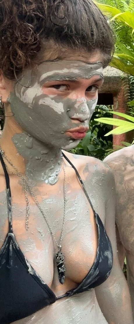 Naakte gelekte OnlyFans-foto van Ciggybae