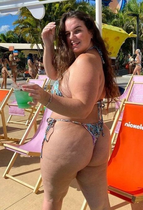Naakte gelekte OnlyFans-foto van Tiffany Hutchinson
