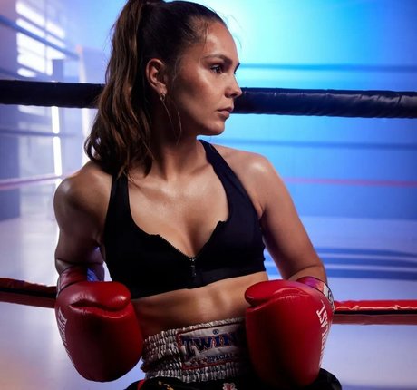 Naakte gelekte OnlyFans-foto van Female Football