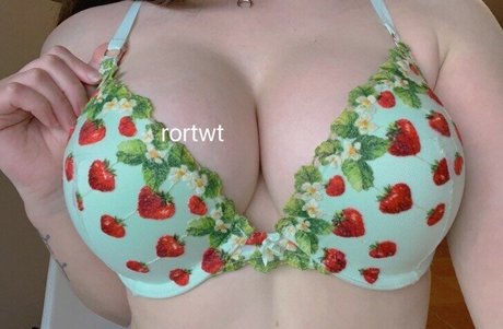 Naakte gelekte OnlyFans-foto van Rortwt