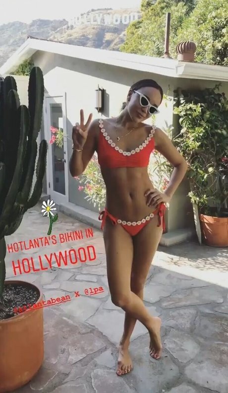 Naakte gelekte OnlyFans-foto van Ashley Madekwe