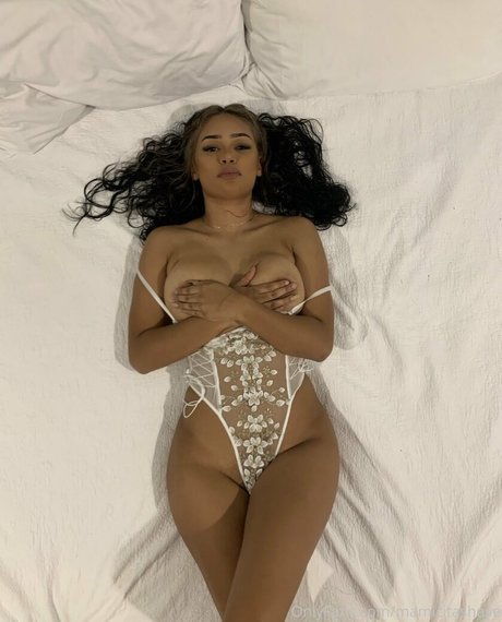 Naakte gelekte OnlyFans-foto van Lerishaye