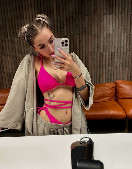 Naakte gelekte OnlyFans-foto van Vanilopa