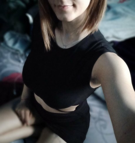 Naakte gelekte OnlyFans-foto van Raluca