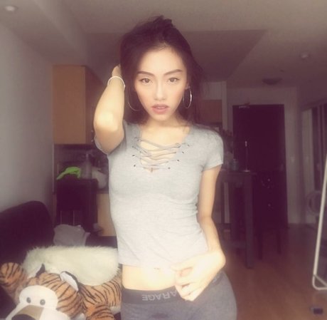 Naakte gelekte OnlyFans-foto van Lisahui