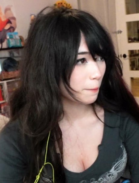 Naakte gelekte OnlyFans-foto van Emiru