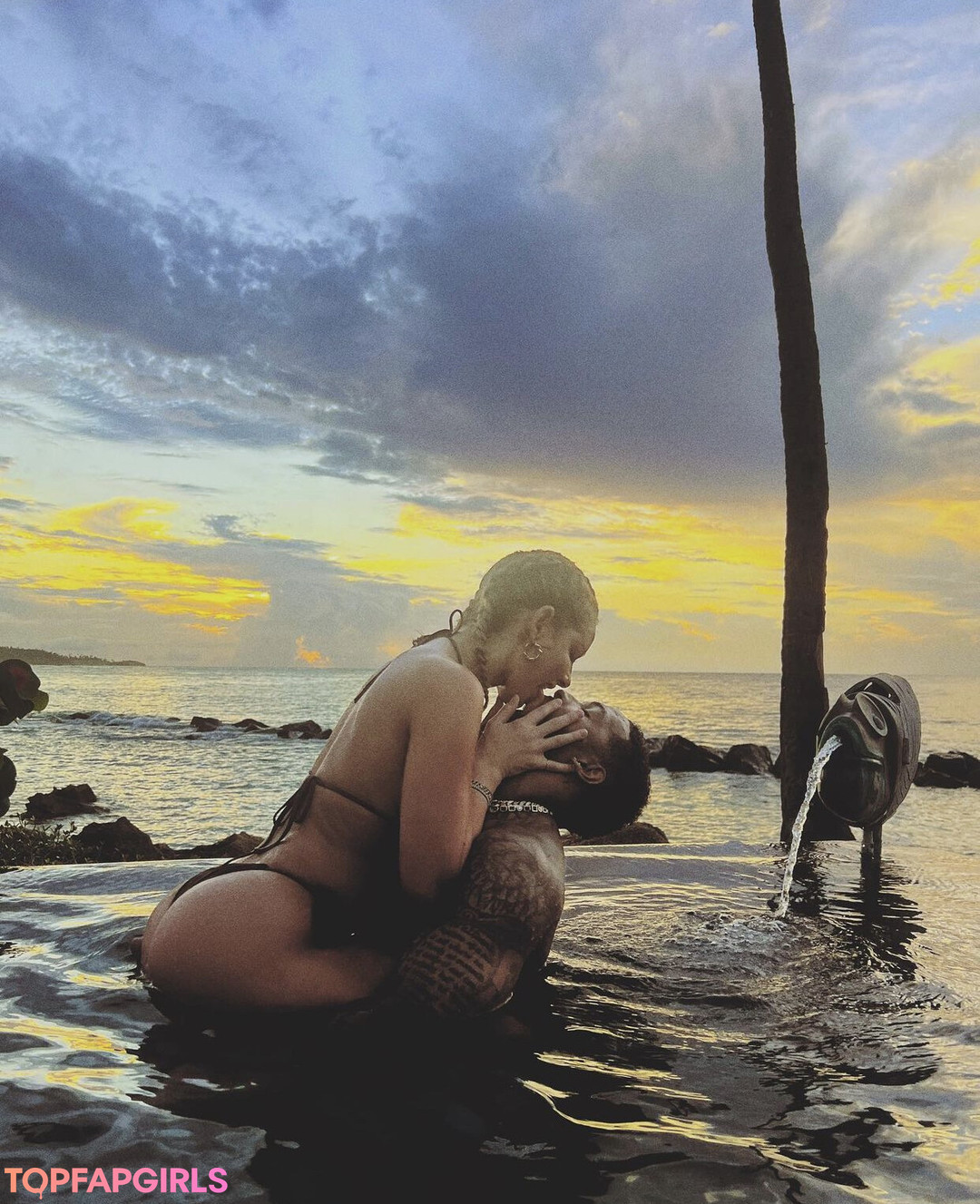 Naakte gelekte OnlyFans-foto van Lauren Racine Wood #1103