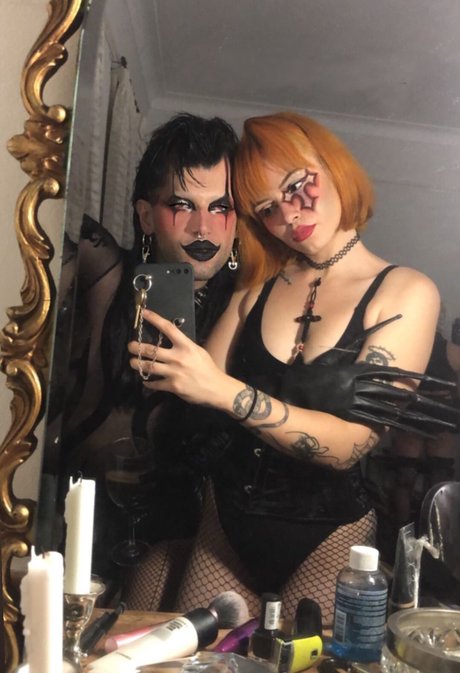 Naakte gelekte OnlyFans-foto van Doga Lamper