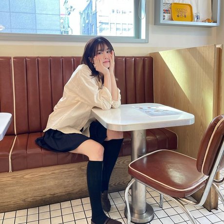 Naakte gelekte OnlyFans-foto van Lee Hayun