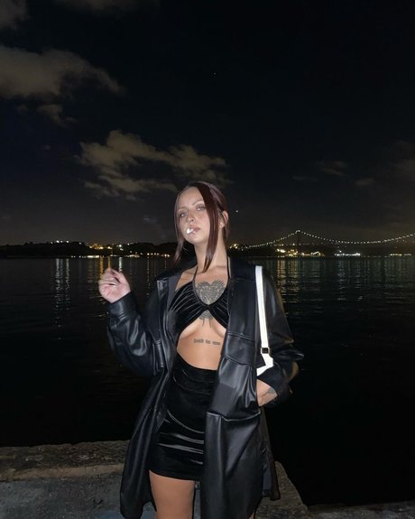 Naakte gelekte OnlyFans-foto van Pinustri