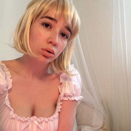 Naakte gelekte OnlyFans-foto van Elita Harkov