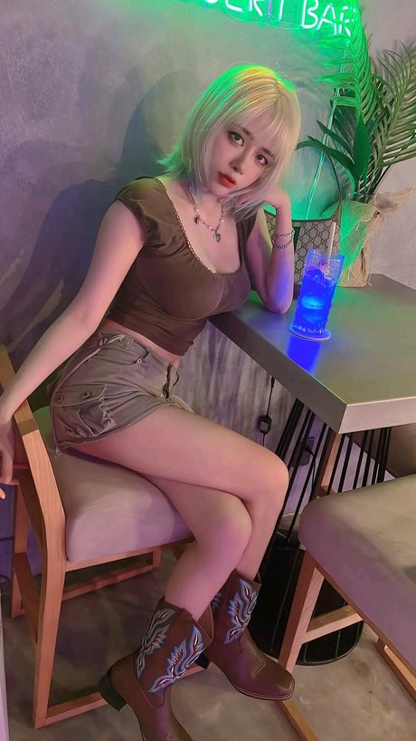 Naakte gelekte OnlyFans-foto van Byoru