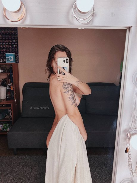 Naakte gelekte OnlyFans-foto van Veryweak