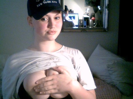 Naakte gelekte OnlyFans-foto van Otoni Ogni