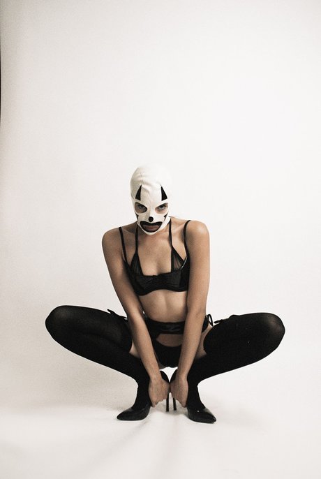 Naakte gelekte OnlyFans-foto van Sad Samo