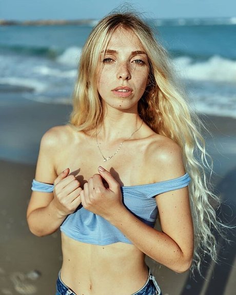 Anna Bella