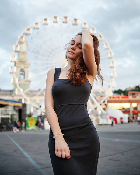 Naakte gelekte OnlyFans-foto van Ave Maria