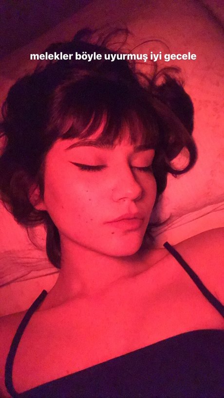 Naakte gelekte OnlyFans-foto van Subaronovv