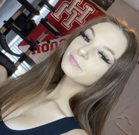 Naakte gelekte OnlyFans-foto van Autumn Davis