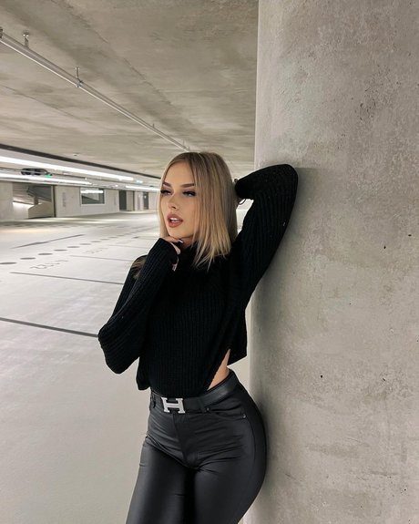 Naakte gelekte OnlyFans-foto van Letsnastja