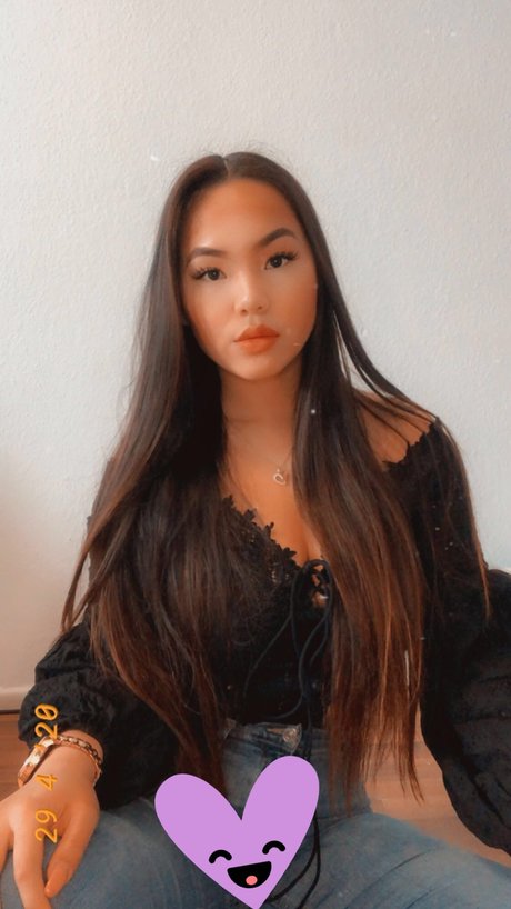 Naakte gelekte OnlyFans-foto van Camiitg