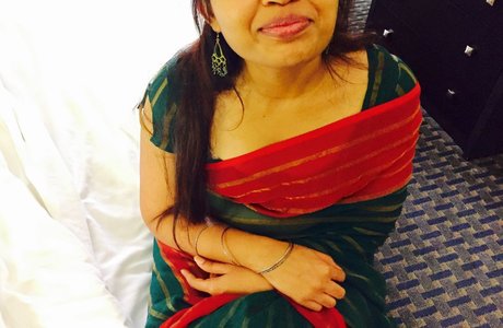 Naakte gelekte OnlyFans-foto van Pankhuri Kunal