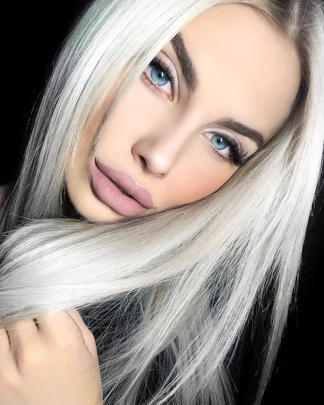 Naakte gelekte OnlyFans-foto van Iva Kivock