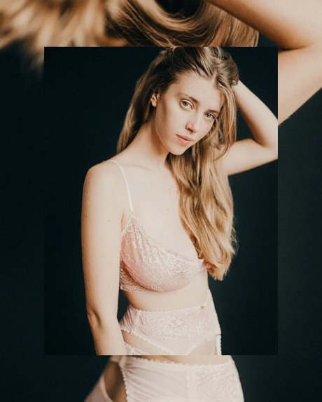 Naakte gelekte OnlyFans-foto van Agnes Verano
