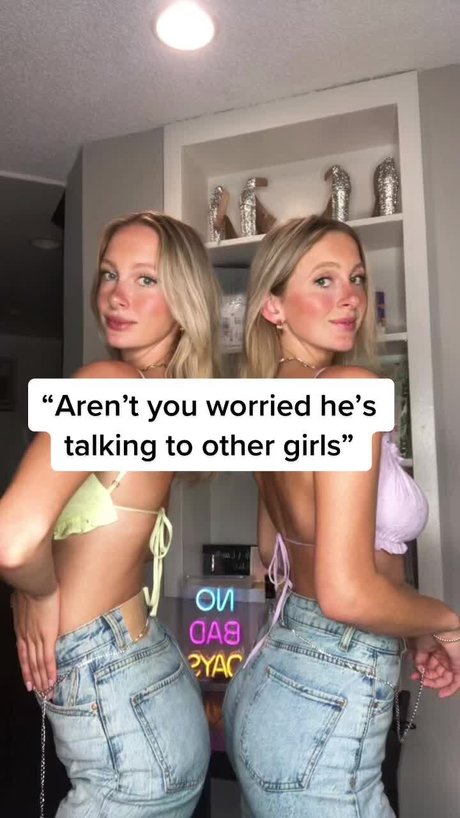 Naakte gelekte OnlyFans-foto van Peterstwins